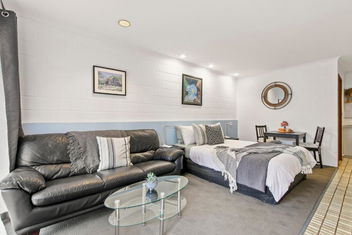 Sandbar Motel with Stays Accommodation