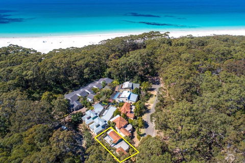 Sandpiper, Hyams Beach - Stays Accommodation 1