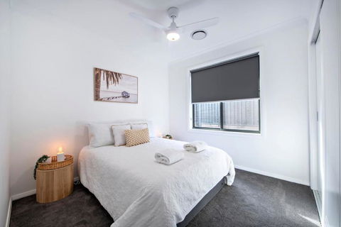 Sandstone - Family Entertainer, Refined Living - Stayed 1