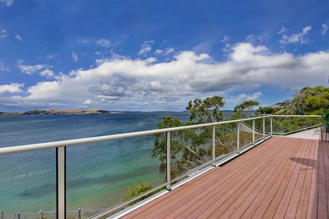 Sandy Bay Beachfront Oasis Direct Beach Access - Stayed 1