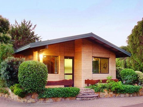 Sandy Bay Holiday Park - Stays Accommodation 3