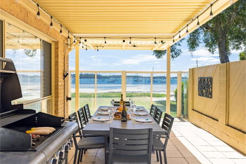 Sandy Beach House Corlette Unit 1 Waterfront WI-FI Aircon - Stayed 3