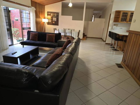 Serene Escape In Altona Meadows - Stays Accommodation 1