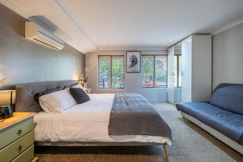 Spacious 5Bedroom 6beds House Near Airport - Stayed 3