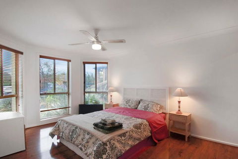 Spacious Seabrook Hideaway Near The Bay - Stays Accommodation 2