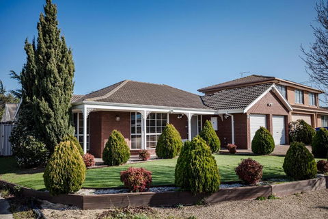 StayAU Tranquil 4BR Lakeside Retreat In Seabrook - Stayed 0
