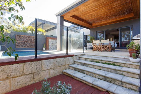 Stella Retreat - Townhouse With Pool - Stayed 2