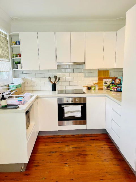 Sunshine Retreat Modern 3BR Haven - Stays Accommodation 2