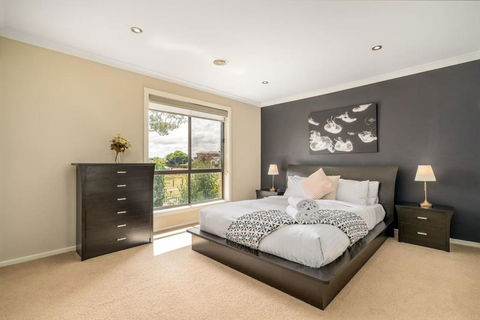 Superb 3BR Townhouse Near Town Centre - Stayed 1