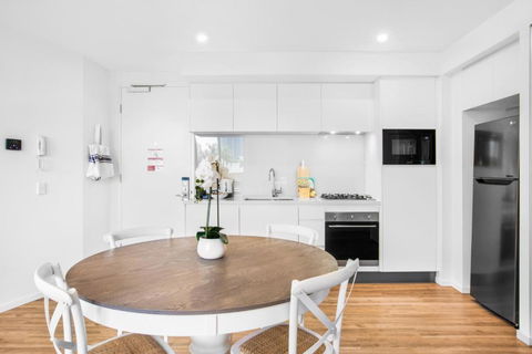 Surfers Paradise 2-Bed Near Beach With Pool & Gym - Stayed 1