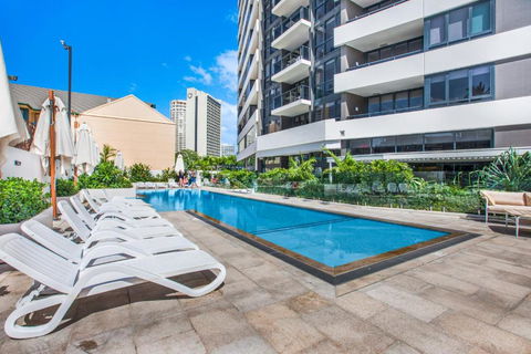 Surfers Paradise 2-Bed Near Beach With Pool & Gym - Stayed 3