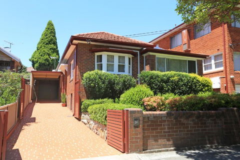 Sydney, Bexley North Holiday Home 3bedrooms, Free Parking, Close To Train Station And CBD - Stayed 0