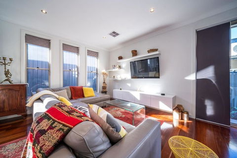 The Arlington West Hindmarsh - Stayed 1