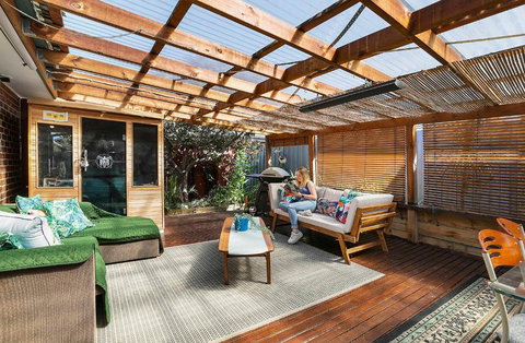 The Carrum Escape - Stayed 0