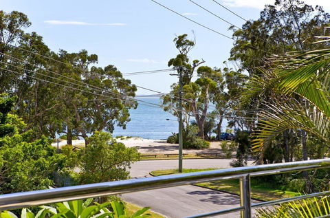 Beachside Haven - Your Perfect Oasis Home - Stays Accommodation 0