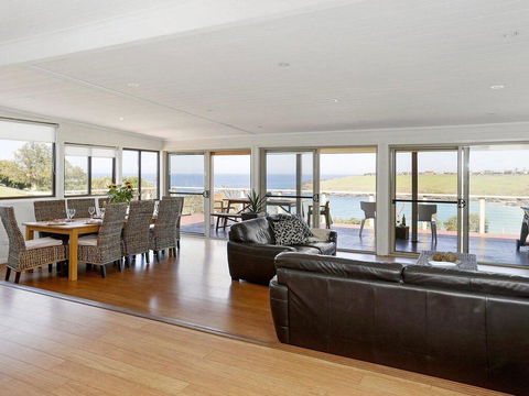 Beachview - Walking Track Straight Down To The Beach - Stays Accommodation 1