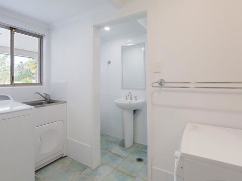 Beauty And The Beach', 88 Foreshore Drive - Large Home With WIFI & Water Views - Stayed 2