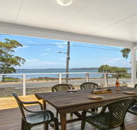 Bellevue - overlooking serene Lake Woolumboola - Stayed