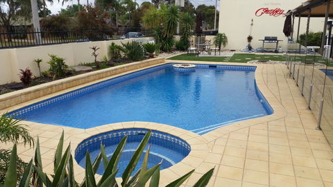 Best Western Chaffey Motor Inn - Stayed 1