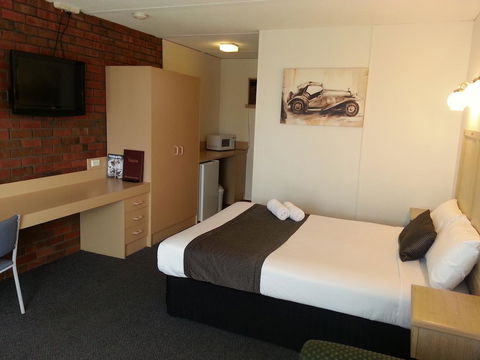 Big Valley Lakeside Paradise Motor Inn - Stayed 2