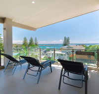 Bimbadeen Penthouse - across the road from Main Beach - Stays Accommodation