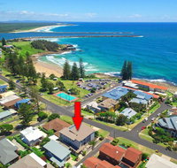 Bimbadeen Unit 3 - across from the beach - lift in complex - Stays Accommodation