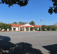 Bishops Lodge Narrandera - Stayed