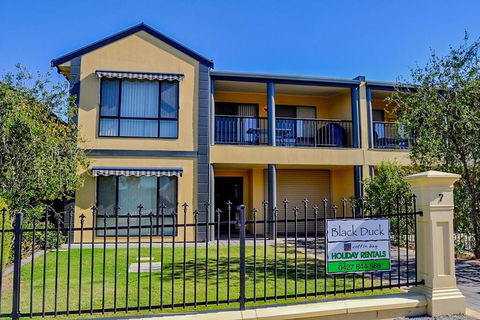 Black Duck - Stayed 0