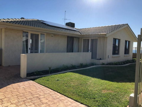 Blue Bay Beach Getaway - Stays Accommodation 2