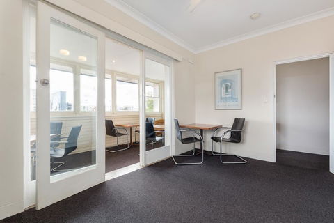 Blue Gum Hotel - Stays Accommodation 3