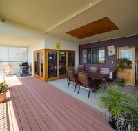 Blue Water Retreat - Upstairs - Stays Accommodation
