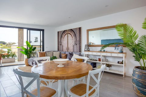 Blue Waters On The Beach: Absolute Beachfront, Views - Stayed 1