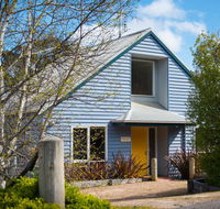 Boatshed Villa Yellow Door - Stays Accommodation