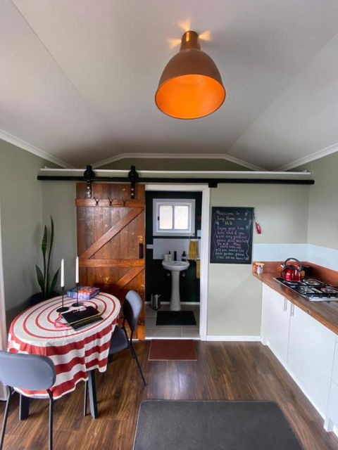 Tiny Home On A Hill - Stayed 2