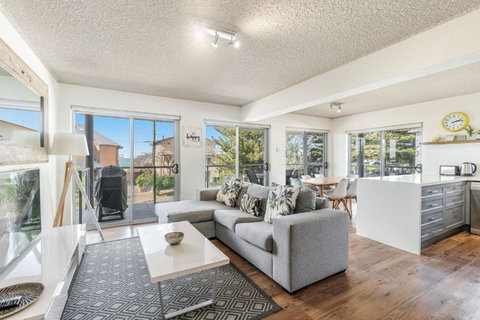 Yamba 58 - Modern Apartment With Ocean Views - Stays Accommodation 1