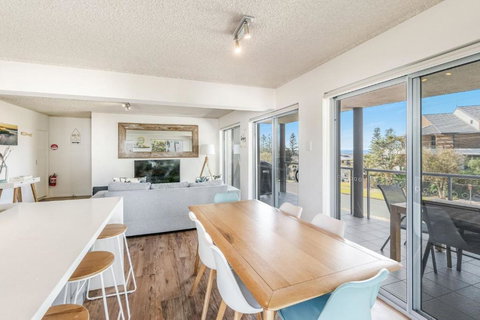 Yamba 58 - Modern Apartment With Ocean Views - Stays Accommodation 2