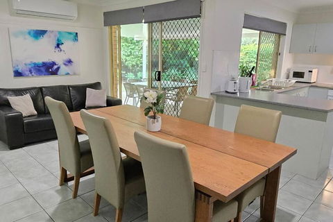 Relaxing Hamptons Style Home In Forest Lake - Stayed 3