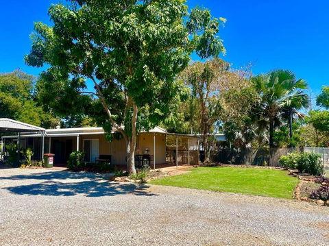 The Quarters - Stays Accommodation 0
