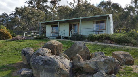 Warby Cottage - Stays Accommodation 2