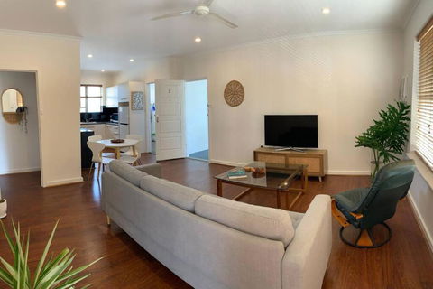 Yarrumla Beach Lodge - Stayed 1