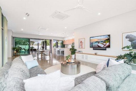ZenLux Massive 5-BR Holiday Home - Pool - BBQ - Stays Accommodation 2