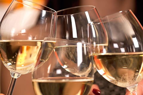 Yarra Valley Wine Tour Inc Lunch With A Glass Of Wine, Tastings And Chocolate - Stayed 5